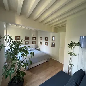 Beautiful Center - Posti Auto Privati Prenotabili , Parma Italia